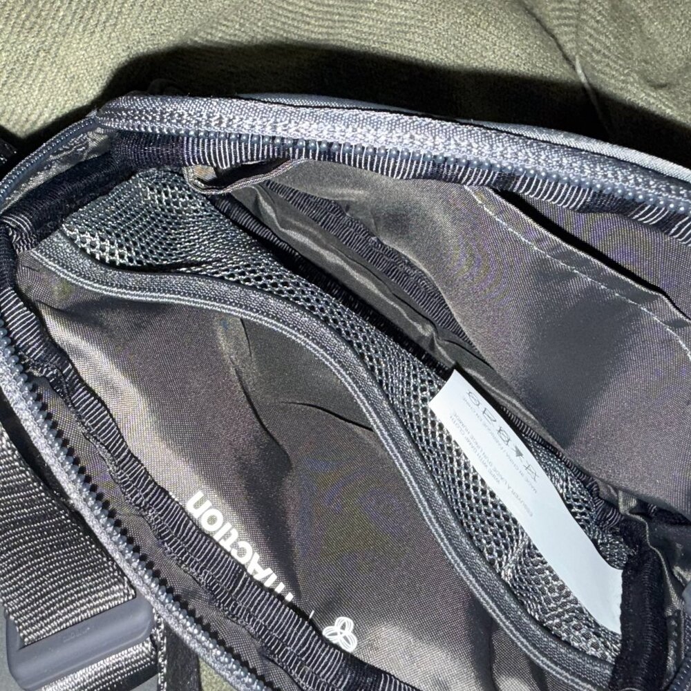 Aritzia tna belt bag - Picture 4 of 4